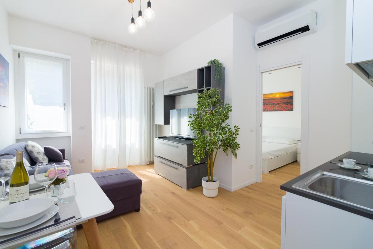 Bright Terrace In Milano Apartment Exterior photo